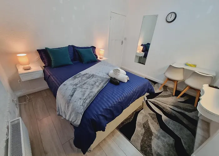 Relaxed Double Bed With Private Bathroom, Parking, Wifi And Garden.