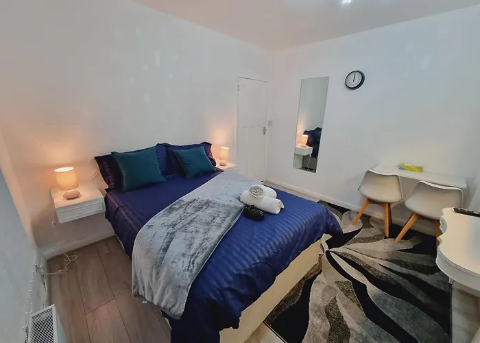 Relaxed Double Bed With Private Bathroom, Parking, Wifi And Garden.
